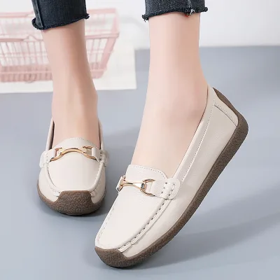 New Style Closed Toe Loafers Large Size 35-44 Flat Soft Metal Buckle Shallow Mouth Autumn Mother Shoes for Women