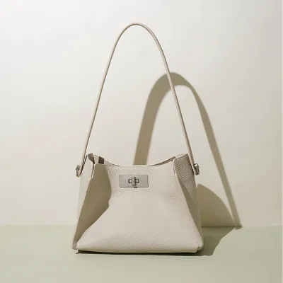 New Korean Style Mini Bucket Bag Fashion Market Tote Shoulder Crossbody Purse Woven Straw Leather Everyday Commuting Premium