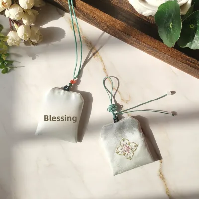 Embroidered Flower Sachet Bag Peace Protection Neck-Hanging Portable Empty Jewelry Ornament Talisman Semi-Handmade Polyester