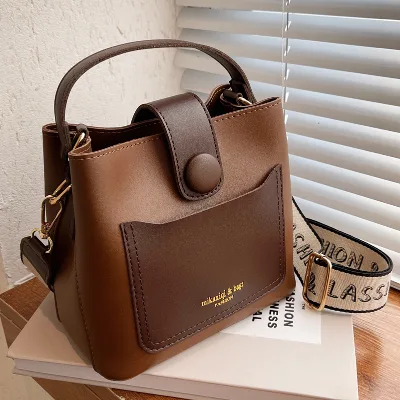 2026 New Spring Fashion Handheld One Shoulder Crossbody Versatile Retro Bucket Women's Bag