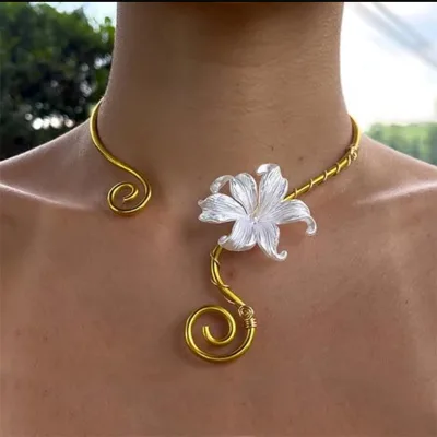 New Arrival Iridescent Iris Flower Choker Hand Wire Wrapped Floral Spiral Adjustable Necklace Fashion Neck Jewelry for Women