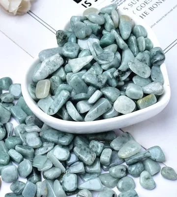 Chenyi Factory Wholesale Natural Emerald Chips Stone Chips Green Crystal Chips for Meditation for Gifts 5-7mm 7-9mm