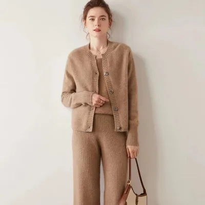 Autumn and winter new round-neck long-sleeve wool cardigan for women, slightly thick and warm knitted top