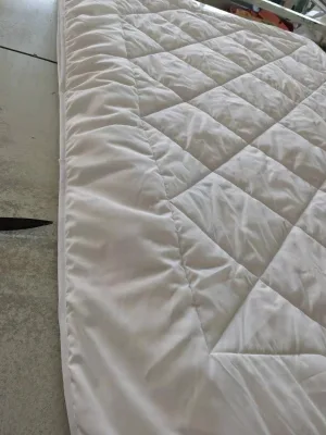 Premium Quilted Comforter Soft Lightweight Breathable Stitched Quilt Blanket Durable All Season Bedding for Home Daily Use