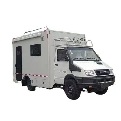 Famous Brand 4x4 Off-Road Classic Ambulance New Manual Diesel Medical Truck with EURO 5 Emission