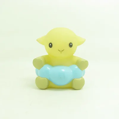 Eco-friendly Plastic Hoking Elephant Model Cute Goats Squeeze Water Bathsheep Toy for Kids 0-14+ Years
