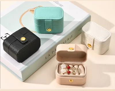 Lightly Placed Fashionable Custom Jewelry Storage Bag for Rings Earrings Necklaces Bracelets Travel Jewelry Case