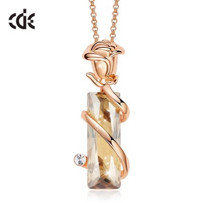CDE N1764 Fine Jewellery Dainty Rose Flower Pendant Necklace Women Pink Austrian Crystal Necklace Jewelry Rose Gold Plated