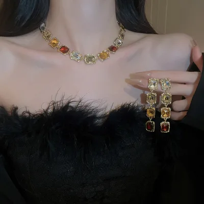 Vintage Light Luxury Rhinestone-Encrusted Alloy Square Bamboo Chain Choker Necklace High-End Court Elegant Niche Exaggerated