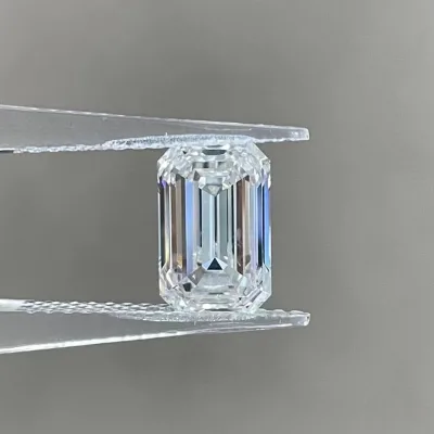 Wholesale 1CT Radiant Cut Lab-Grown Diamonds (E VS1) Pear/Emerald/Round Shape Excellent for Jewelry Making Including Necklace
