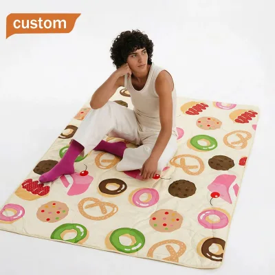 Recycled Quilt Ripstop Picnic Mat Mattress Carry Straps Foldable Sand Proof Waterproof Picnic Blanket for Outdoor All Seasons
