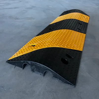 Load Heavy Duty Portable Road Retractable 50 Ton Modular Driveway Speed Bump Hump Recycled Rubber 40mm Height