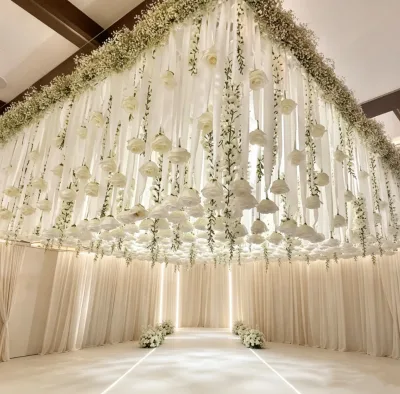 Luxury Wedding Decoration Custom Ivory Red Silk Wisteria Hanging Flower for Ceiling Decor Party Banquet Event