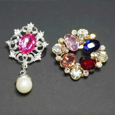 Latest Wholesale Colorful Crystal Rhinestone Crown Wedding Jewellery Brooch