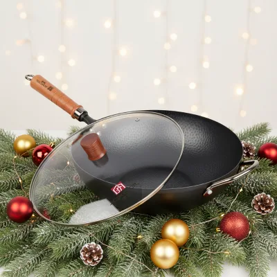 Hammered Iron Wok with Glass Lid Wooden Handle Deep Nitrided Rust Resistant Cooking Pan for Gas Stove