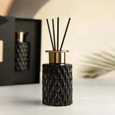 Wholesale 150ml Deluxe Black Perfume Aromatic Diffuser Bottle Luxury Flat Design Screw Fragrances Home Glasses Includes