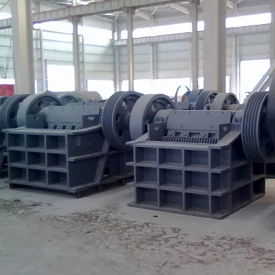 Large Scale Mining Tire Truck Mounted Crusher Jaw Crusher Mobile Crusher