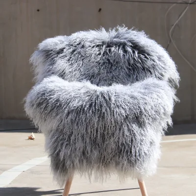 Factory Wholesale Vendor Long Curly Hair Black Tipped Color 2' X 4' Mongolian Lamb Fur Blanket Tibetan Sheepskin Pelt Plate