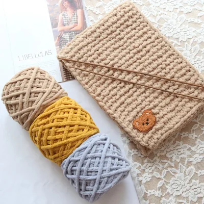 HENGYI 2024 100% Polyester Chenille Yarn Soft Velvet 100G Eco-Friendly Chunky Knitting Yarn Dyed Pattern for Hand Knitting