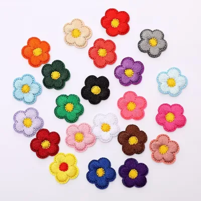 Hot Sale Daisy Embroidery Patch Hot Melt Glue Adhesivebacking Flower Embroidery Label for Bag Shoe Hat Decoration Wholesale