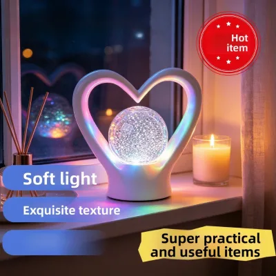 Nordic Minimalist White Heart-shaped Glitter Water Ball Battery Operated Night Light Bedroom Bedside Ambiance Decorative Lamp