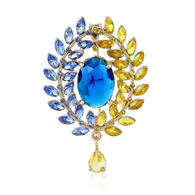 Wholesale Fashion Pretty Brooch for Women Jewelry Gift Alloy Gold Plated Hollow-out Crystal Rhinestone Oval Pendant Brooch Pin