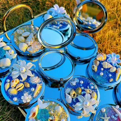 Ocean Wenchuang Exquisite Round Flip Mirror Model 001 Beach Shell Conch Travel Souvenirs Accompanying Gift Wholesale Price