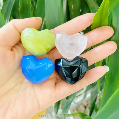 Wholesale Natural Crystal Rose Quartz Heart Carving Stone Crystal 3cm Mini Polyhedron Heart Gifts Obsidian Heart for love