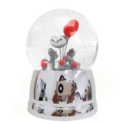Resin Musical Snow Globe Custom Made Snowman Water Globe for Holiday
