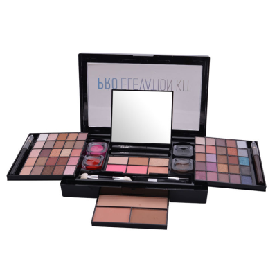 Wholesale Professional Makeup Sets Customized a Variety of Long-lasting Makeup for Girl