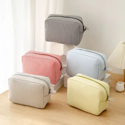 Large Capacity Large Striped Makeup Bag Travel-Friendly Toiletry Storage Bag