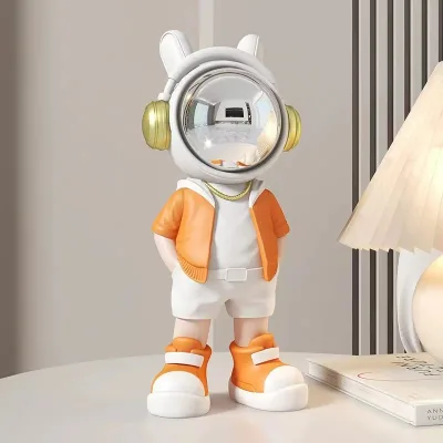 Spaceman Statue Astronaut Figurine Sculpture Resin Spaceman Model Ornament Home Office Desktop Tabletop Decoration