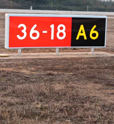 LED Runway and Taxiway Location Sign with CCR Power for International Airport Lighting Systems