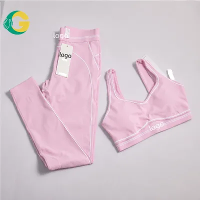 Seamless Halter Gym 2 Piece Set Convertible Straps Crop Top Calf Length Pants 180g Breathable Sustainable Spandex Polyester OEM