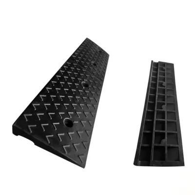 Factory Direct Sales 10cm Rubber Curb Road Slope Triangle Pad Traffic Facilities Speed Bump Car Ramp