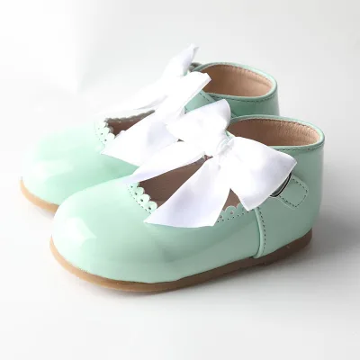 Glossy Mint Green Leather Mary Jane Shoes with Buckle Strap Closure Rubber Outsole Scalloped Trim for Little Girls