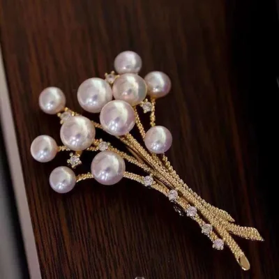 White Zhuji Pearl Natural Freshwater Pearl Inlaid with Famous Brand Same Style Brooch Jewelry Pearl Brooch