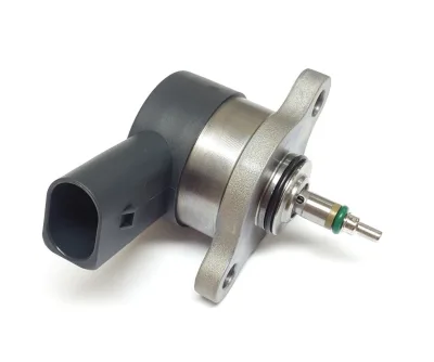 High Quality Fuel Pressure Regulator 0281002698 6110780549 0281002699 for Mercedes Benzs 2.2 2.7 CDI Diesel