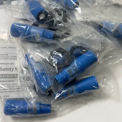 UM18-211161101 Brand New Original 6048412 Ultrasonic Sensor in Stock