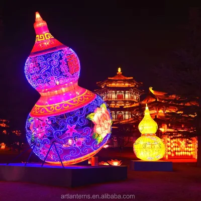 Uniquely Designed Chinese-Style Gourd-Shaped Lantern and Vase-Shaped Light for Garden Lantern Display