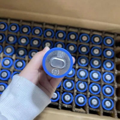 Hot Sale China Popular Brand Lifepo4 Cells 33140 C33 15Ah Energy Storage Lifepo4 Battery for EV Car Power Station