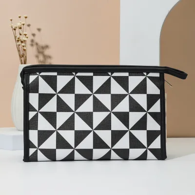 Customized Triangular Grid Pattern Waterproof Zipper Polyester Briefcase Fashionable Urban Minimalist Style Makeup Bag Portable