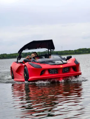 Iso 9001 Quality Standard Water Electric Sports Car 6-7km/h Cruising Speed for High-end Resort Recreational Activities