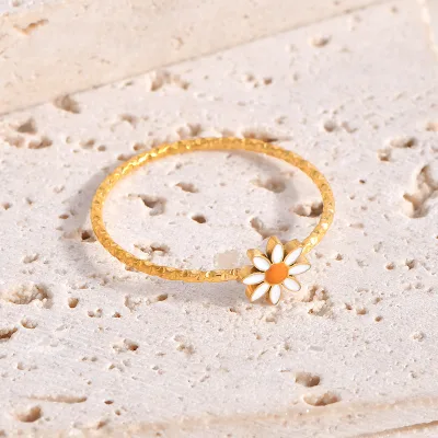 Wholesale Processing Cross-Border Trendy Simple Fresh Niche Daisy Flower Stainless Steel Gold-color Plated Ring Original Design
