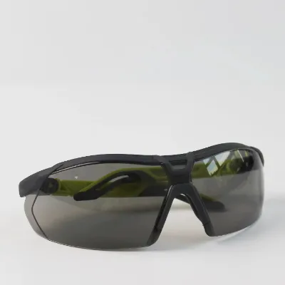 Cycling Goggles Anti-Impact and Anti-Splash Protective Sunglasses UV Strong Light Eye Protection