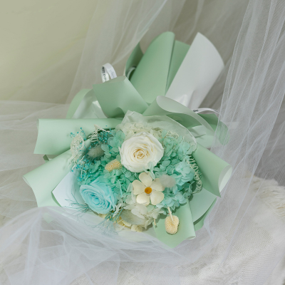 China Wholesale Dried Mini Artificial Flower Bouquet Preserved Roses Bouquet for Girl Gift