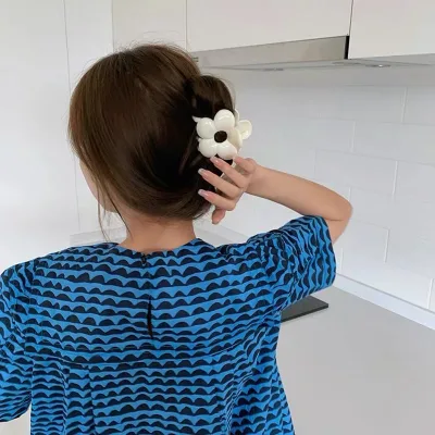 Wholesale Korean Elegant Baby Girl Hair Accessory Surface Flower Clip Spoon Hair Clips for Girls Women Cute Hairpins