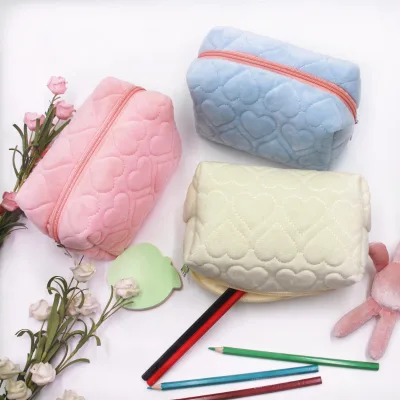 New Heart-Shaped Pillow Storage Bag High-Quality Large-Capacity Makeup Bag Cute New Makeup Bag