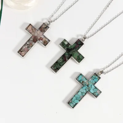 Fashion Christian Catholic Resin Cross Pendant Natural Stone Crystal Cross Necklace for Lady
