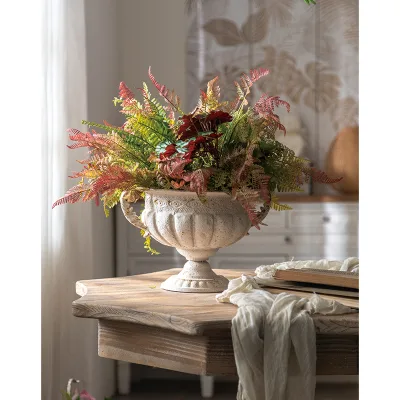 2025 Trending Retro Metal Flower Vases in White Color for Home and Wedding Tabletop & Floor Decor Designer Flower Vase